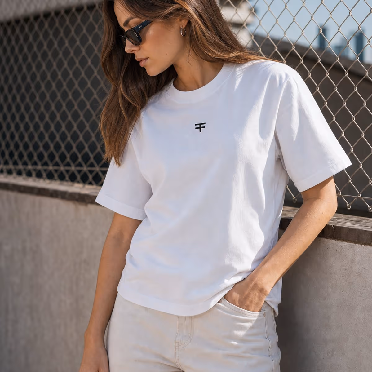 Freischwimmer-Merch — getragenes Apparel in Bühnenlicht